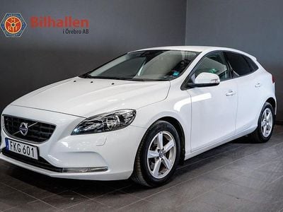 Vit Begagnad 2014 Volvo V40 Kinetic Halvkombi | 129 000 kr (Marknadspris)