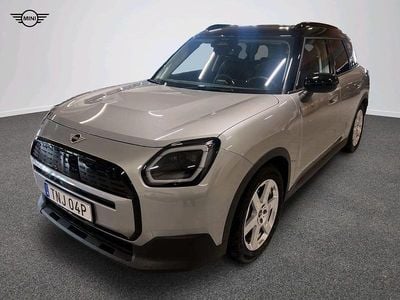 Grå Begagnad 2024 Mini Countryman SUV | 393 900 kr
