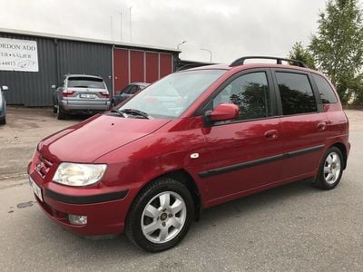 Röd Begagnad 2004 Hyundai Matrix Minibuss | 11 900 kr (Lite dyr)