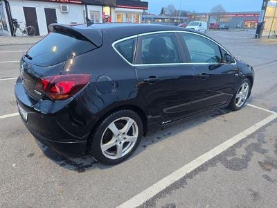 Mörk blå Begagnad 2011 Opel Astra Halvkombi | 47 000 kr (Superpris)