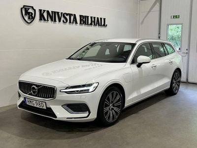 Vit Begagnad 2021 Volvo V60 Inscription Kombi | 304 800 kr (Marknadspris)