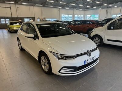 Begagnad VW Golf VIII 111 HK (81 kW) 2020 Vit Halvkombi