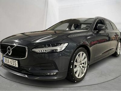 Grå Begagnad 2020 Volvo V90 Momentum Kombi | 120 000 kr