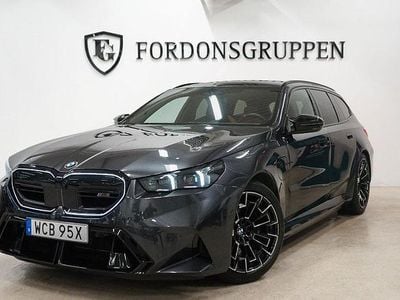 Grå Begagnad 2025 BMW M5 Comfort Edition Kombi | 1 449 800 kr