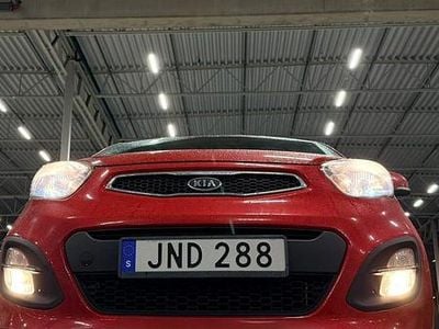 Signal red metallic (beg) Begagnad 2012 Kia Picanto Comfort Halvkombi | 34 990 kr (Superpris)