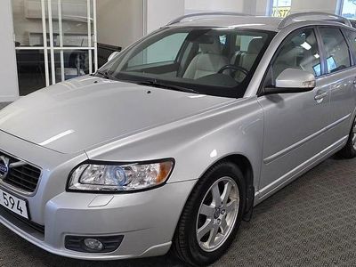 Begagnad Volvo V50 Momentum 116 HK (85 kW) 2011 Grå metallic Kombi
