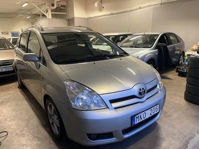 Begagnad Toyota Corolla Verso 177 HK (130 kW) 2007 Silver Minibuss