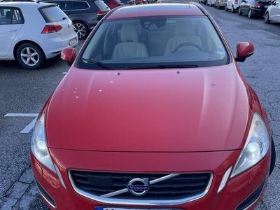 begagnad Volvo V60 D2 Momentum Euro 5