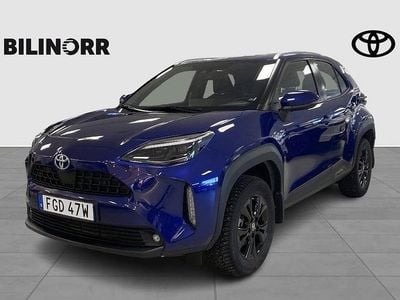 Blå Begagnad 2022 Toyota Yaris Hybrid Active | 269 900 kr (Marknadspris)