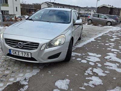 Begagnad 2013 Volvo V60 Kombi | 81 900 kr (Marknadspris)
