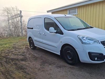 Begagnad 2015 Peugeot Partner Minibuss | 50 000 kr (Marknadspris)