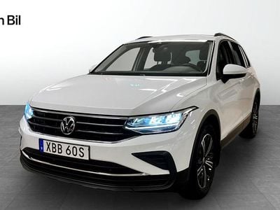 Pure white Begagnad 2022 VW Tiguan SUV | 304 900 kr (Marknadspris)