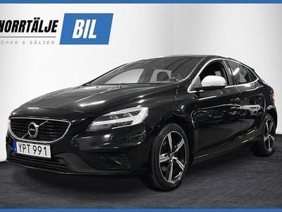 Svart Begagnad 2018 Volvo V40 R-Design Halvkombi | 139 900 kr (Marknadspris)
