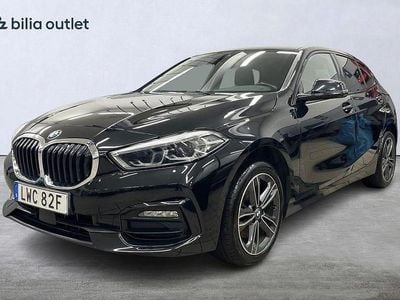 Svart Begagnad 2020 BMW 118 Sport Line Halvkombi | 219 900 kr (Marknadspris)