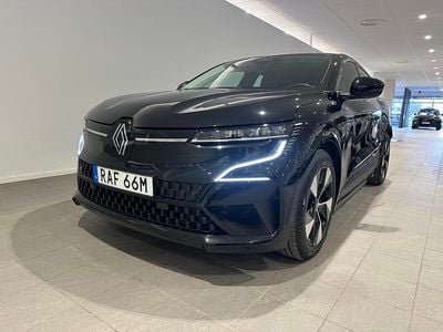 Begagnad Renault Mégane IV Equilibre 97 kW (132 HK) 2022 Svart Halvkombi