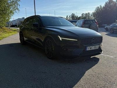 Svart Begagnad 2020 Volvo V60 Kombi | 220 000 kr (Dyr)