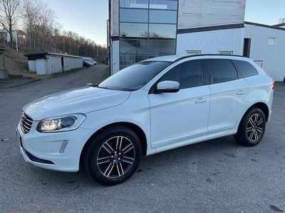 Vit Begagnad 2015 Volvo XC60 Momentum SUV | 104 000 kr (Marknadspris)