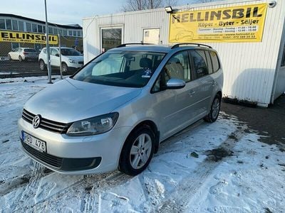 Begagnad VW Touran 105 HK (77 kW) 2012 Silver Minibuss