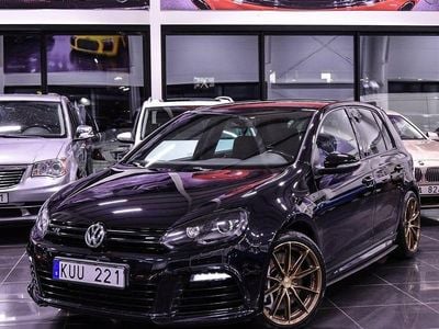 Svart Begagnad 2010 VW Golf VI R Halvkombi | 169 900 kr