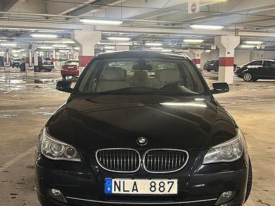 Blå Begagnad 2009 BMW 523 Sedan | 59 000 kr (Marknadspris)