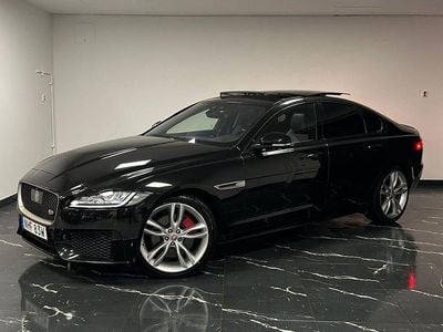 Svart Begagnad 2017 Jaguar XF S Sedan | 279 900 kr