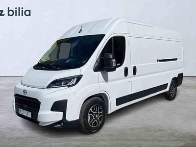 Vit Begagnad 2024 Toyota Proace Minibuss | 589 900 kr