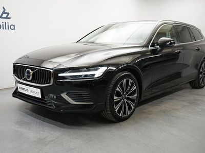 Svart Begagnad 2022 Volvo V60 Core Kombi | 339 900 kr (Marknadspris)