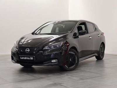 Begagnad Nissan Leaf N-Connecta 110 kW (150 HK) 2023 Svart Halvkombi