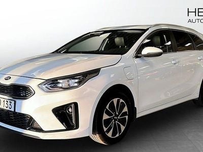 Vit Begagnad 2020 Kia Ceed Advance Halvkombi | 189 900 kr (Marknadspris)