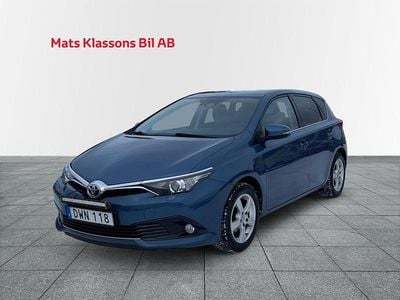 Blå Begagnad 2016 Toyota Auris Active Halvkombi | 119 000 kr (Marknadspris)