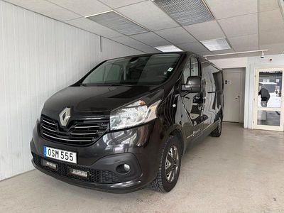 Svart Begagnad 2016 Renault Trafic Minibuss | 129 900 kr (Dyr)