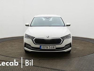 Begagnad Skoda Octavia 150 HK (110 kW) 2024 Candy white Kombi