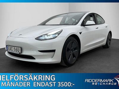 Vit Begagnad 2021 Tesla Model 3 Standard Range Plus Sedan | 269 800 kr (Marknadspris)