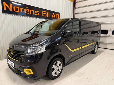 Svart Begagnad 2018 Renault Trafic Minibuss | 149 000 kr