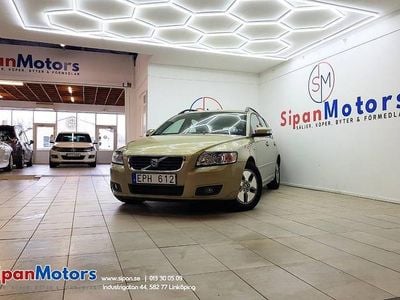 Begagnad Volvo V50 Momentum 109 HK (80 kW) 2009 Grön Kombi