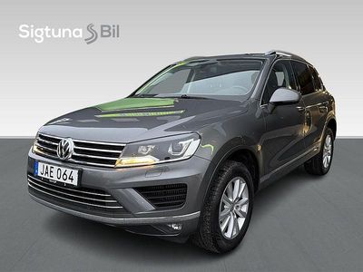 Grå Begagnad 2015 VW Touareg SUV | 289 900 kr (Lite dyr)