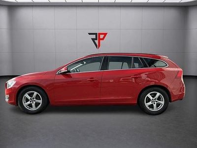 Begagnad Volvo V60 Momentum 117 HK (86 kW) 2014 Röd Kombi