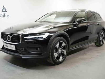 Svart Begagnad 2021 Volvo V60 CC Kombi | 339 900 kr
