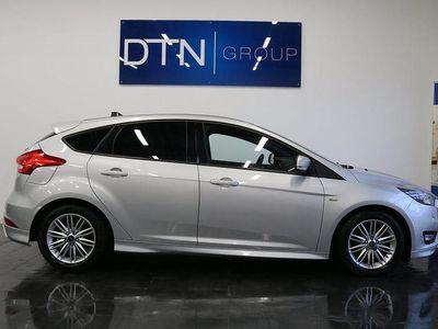 Grå Begagnad 2017 Ford Focus ST-Line Halvkombi | 89 500 kr (Lite dyr)