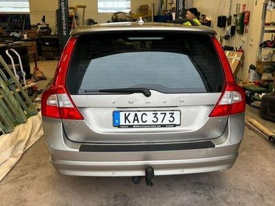 begagnad Volvo V70 2.4D Geartronic Momentum Euro 4