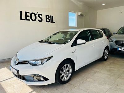 begagnad Toyota Auris Hybrid e-CVT/Automat/Låg mil