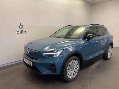 Blå Begagnad 2025 Volvo EX40 Single Motor Extended Range SUV | 439 500 kr