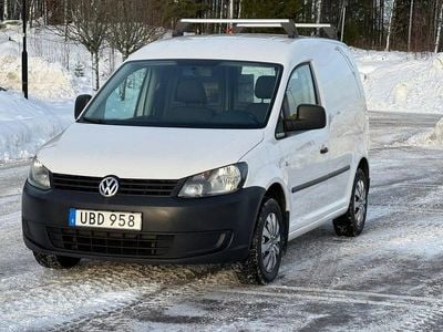 Vit Begagnad 2015 VW Caddy Minibuss | 87 000 kr (Marknadspris)