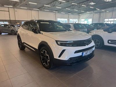 Vit Begagnad 2023 Opel Mokka GS Line SUV | 249 000 kr (Marknadspris)