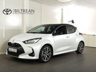 Vit Begagnad 2024 Toyota Yaris Hybrid Style Halvkombi | 299 900 kr (Marknadspris)