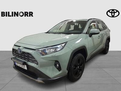 Grön Begagnad 2022 Toyota RAV4 Hybrid Active SUV | 369 900 kr (Marknadspris)