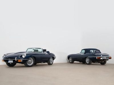 Begagnad Jaguar E-Type 201 HK (147 kW) 1970 Blå Cab
