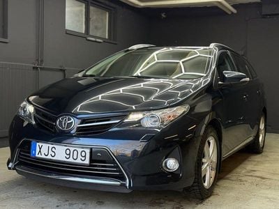 Begagnad Toyota Auris Touring Sports Executive 132 HK (97 kW) 2013 Blå Kombi