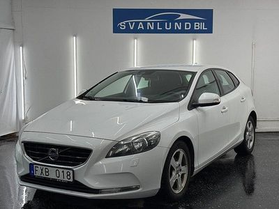Begagnad Volvo V40 Kinetic 116 HK (85 kW) 2013 Vit Halvkombi