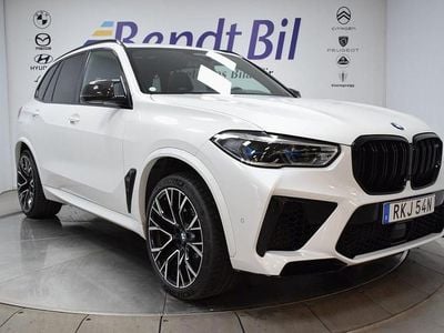 Begagnad BMW X5 M Comfort Edition 626 HK (460 kW) 2021 Mineral white metallic SUV